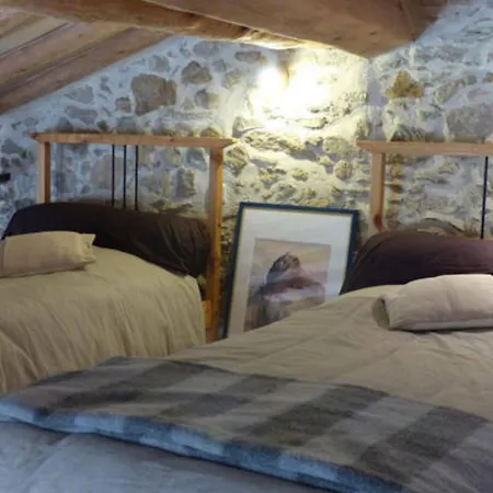 Montségur, 1 Pièce, 4 Personnes - Fr-1-419-31 *
